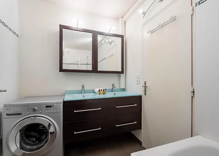 Veeve - Fabulous On Faure Apartment Paris